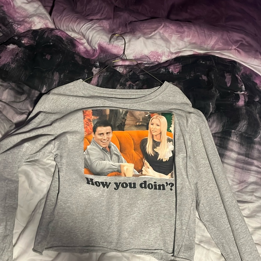 Friends crop top